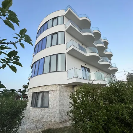 Apartment Belsar *